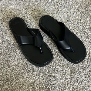 Abercrombie & Fitch platform flip flops